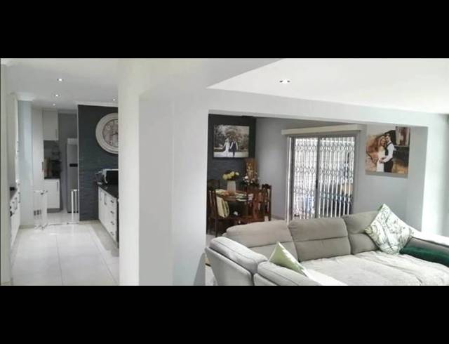 3 BEDROOM HOUSE FOR SALE IN MEER EN SEE